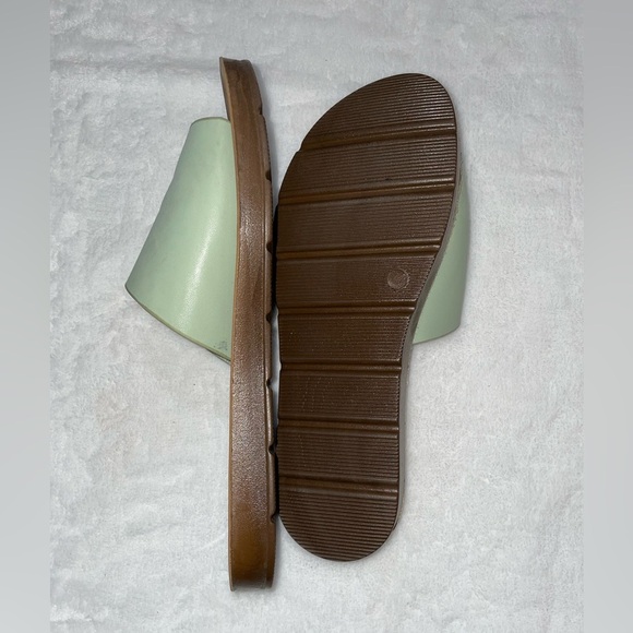 NWOT Sz 9 Mint Green Ardene Slide Sandals Cute Summer Light Brand New​ - Picture 2 of 4